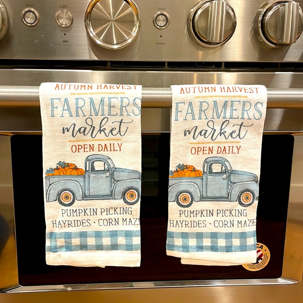 NWOT Pack of 4 Fall 🍂Farmhouse Truck 🛻 Kitchen Towels